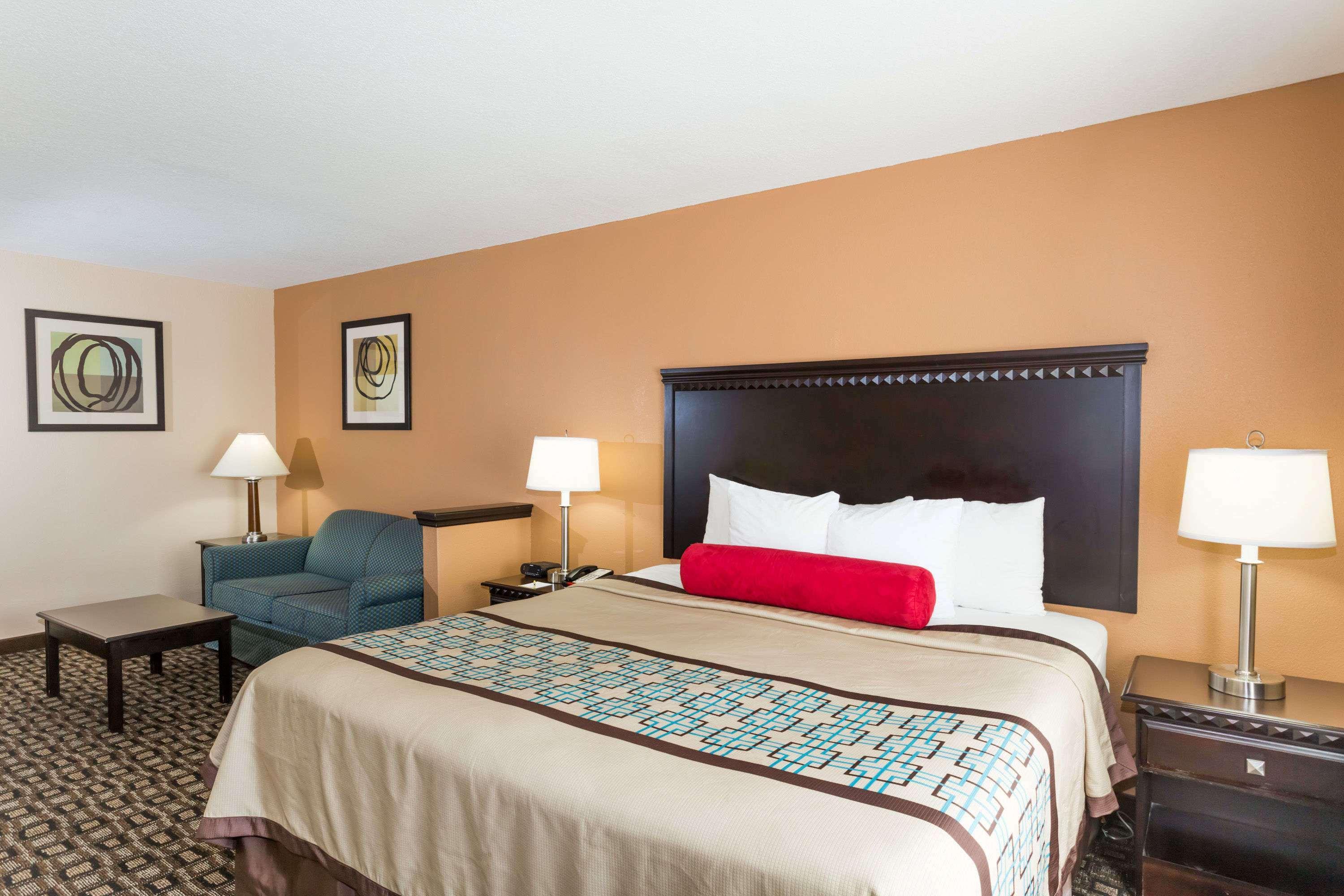 Days Inn & Suites By Wyndham Savannah North I-95 Port Wentworth Eksteriør billede