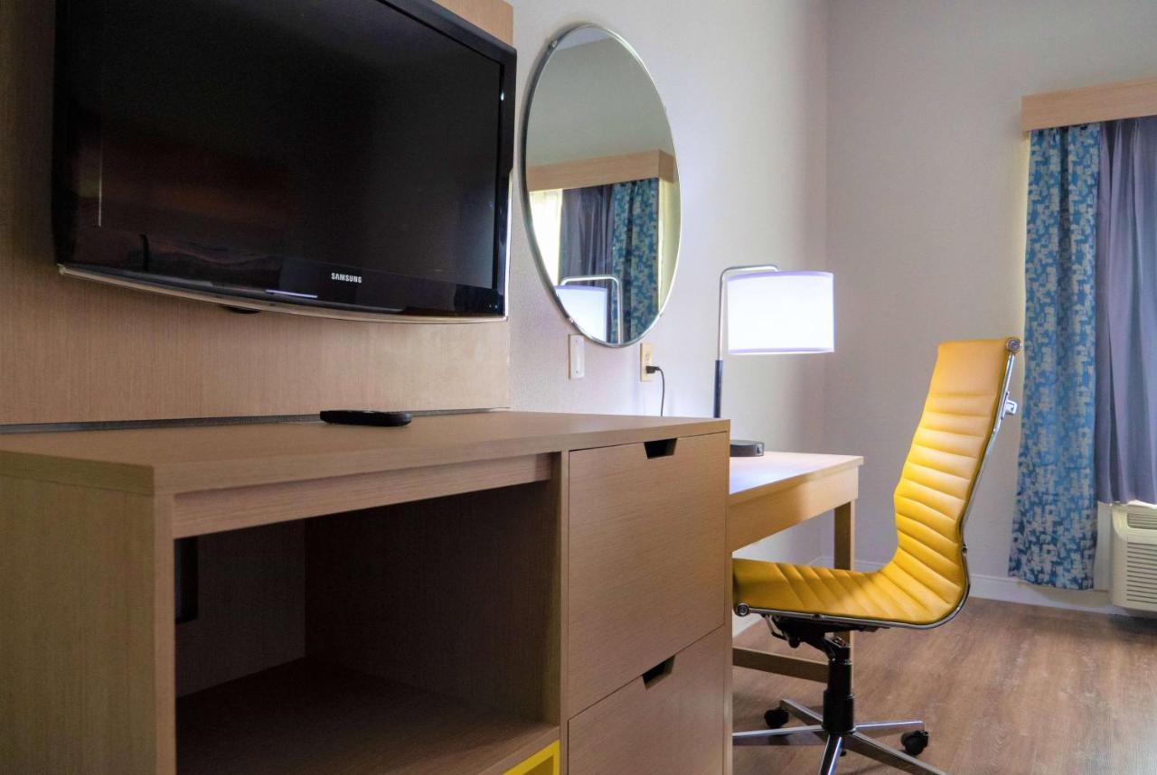Days Inn & Suites By Wyndham Savannah North I-95 Port Wentworth Eksteriør billede