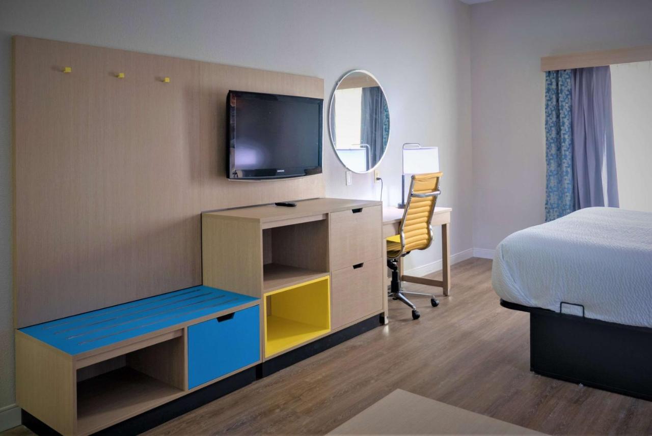 Days Inn & Suites By Wyndham Savannah North I-95 Port Wentworth Eksteriør billede