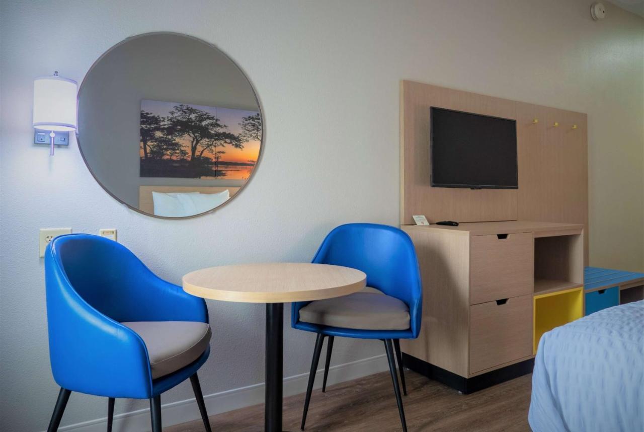 Days Inn & Suites By Wyndham Savannah North I-95 Port Wentworth Eksteriør billede