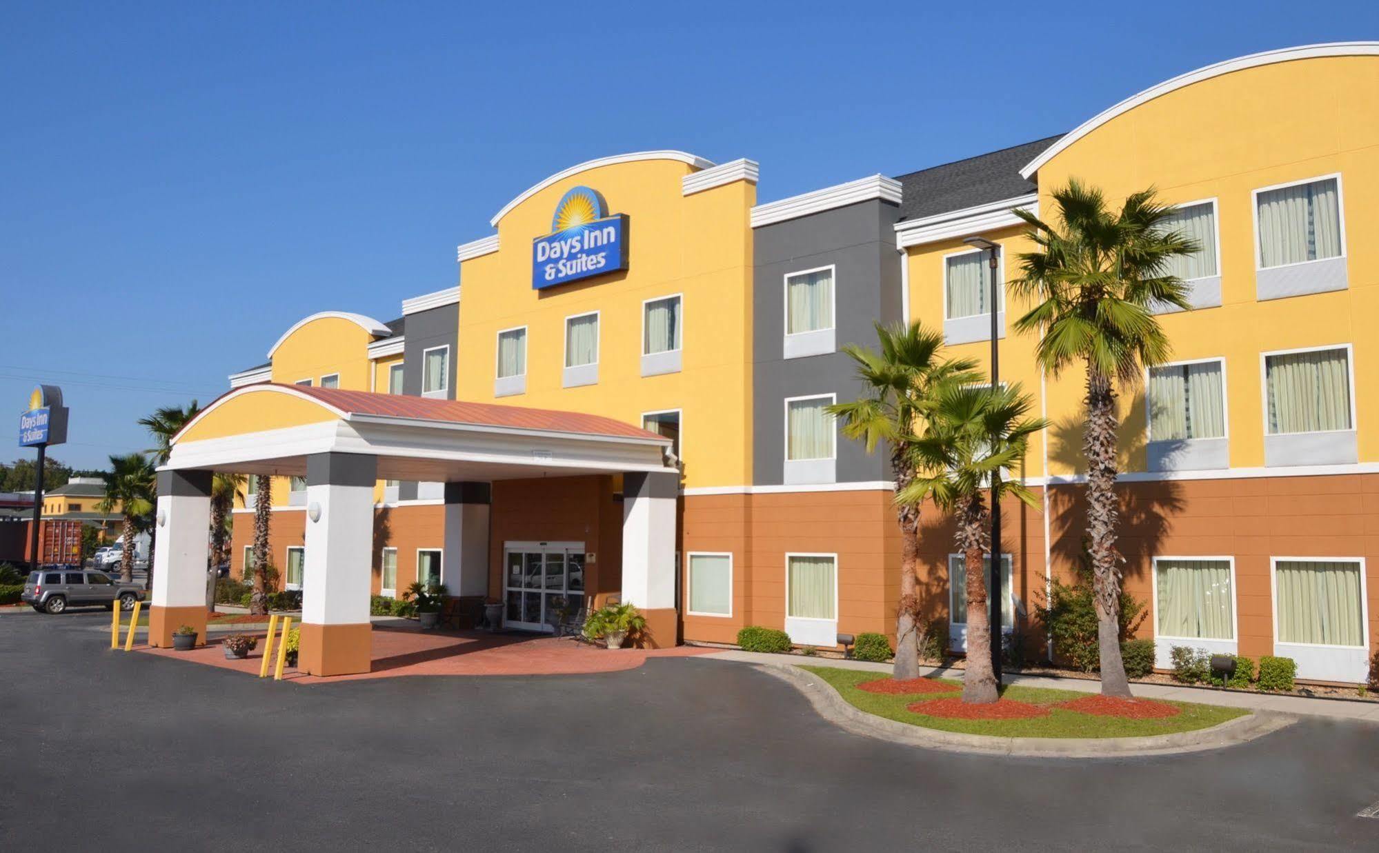 Days Inn & Suites By Wyndham Savannah North I-95 Port Wentworth Eksteriør billede