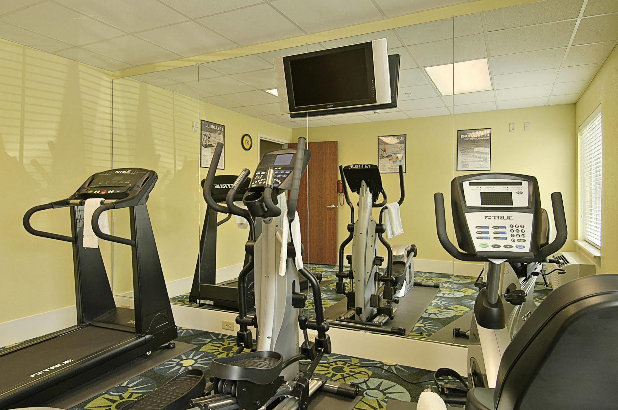 Days Inn & Suites By Wyndham Savannah North I-95 Port Wentworth Eksteriør billede